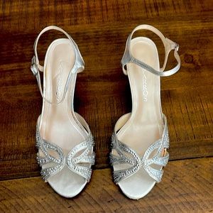 Caparros Silver sling back heels